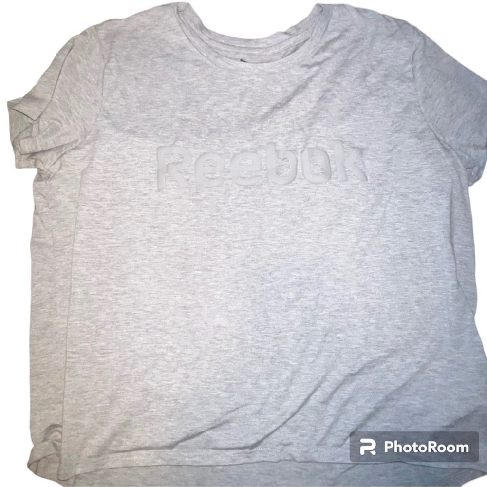💛🦢5 FOR $10!!! 🦢💛 Reebok logo tee